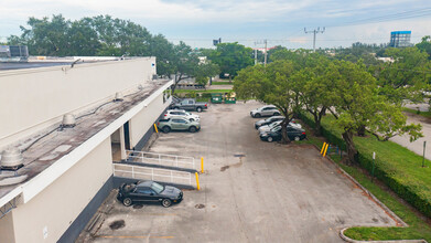 4000 N 29th Ter, Hollywood, FL for lease Building Photo- Image 2 of 12