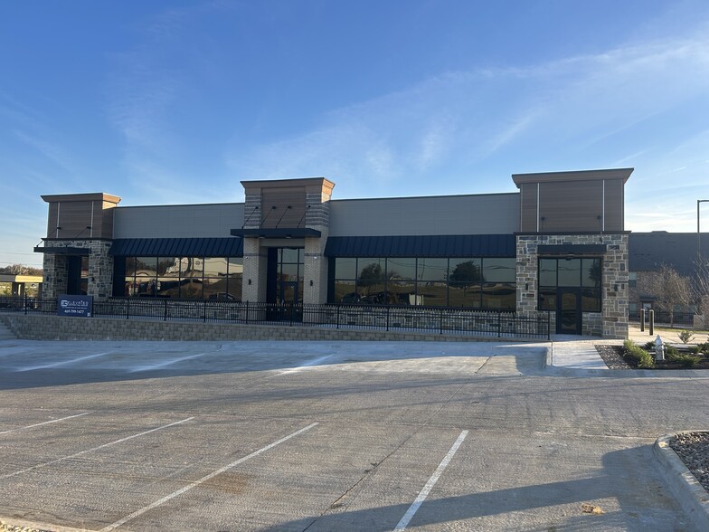 4500 Eden, Arlington, TX for lease - Building Photo - Image 3 of 3