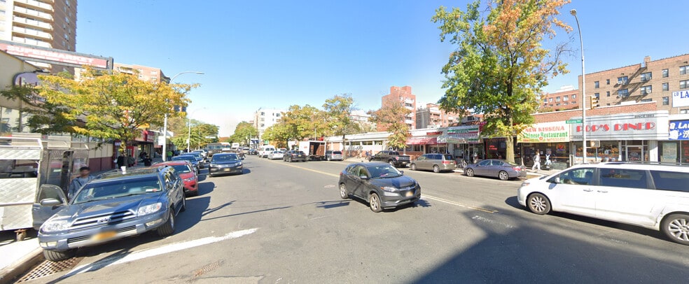 4401-4423 Kissena Blvd, Flushing, NY for lease - Building Photo - Image 3 of 9