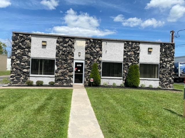 6179 Molloy Rd, East Syracuse, NY for lease - Building Photo - Image 2 of 5