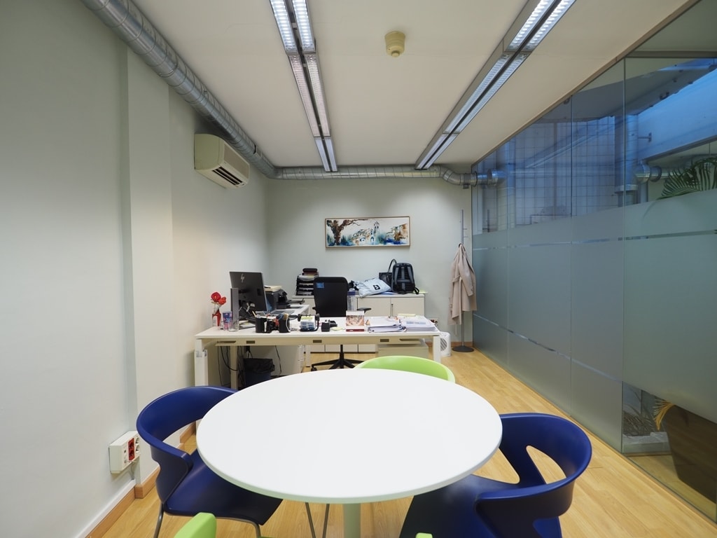 Granollers, BAR 08402 - Unit - - - Interior Photo - Image 2 of 8