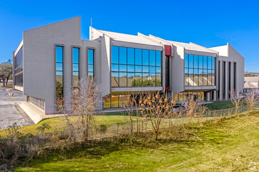 4204 Gardendale St, San Antonio, TX for sale - Building Photo - Image 2 of 6