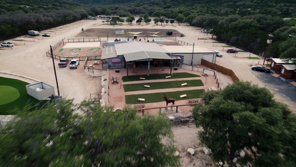 4377 S US Highway 83, Leakey, TX for sale - Building Photo - Image 2 of 9