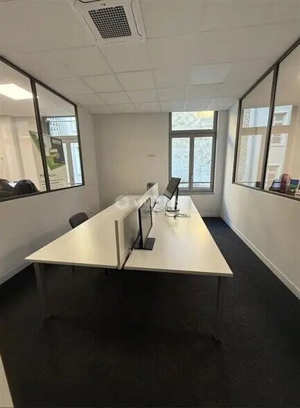 Office in Orléans for lease - Building Photo - Image 1 of 8