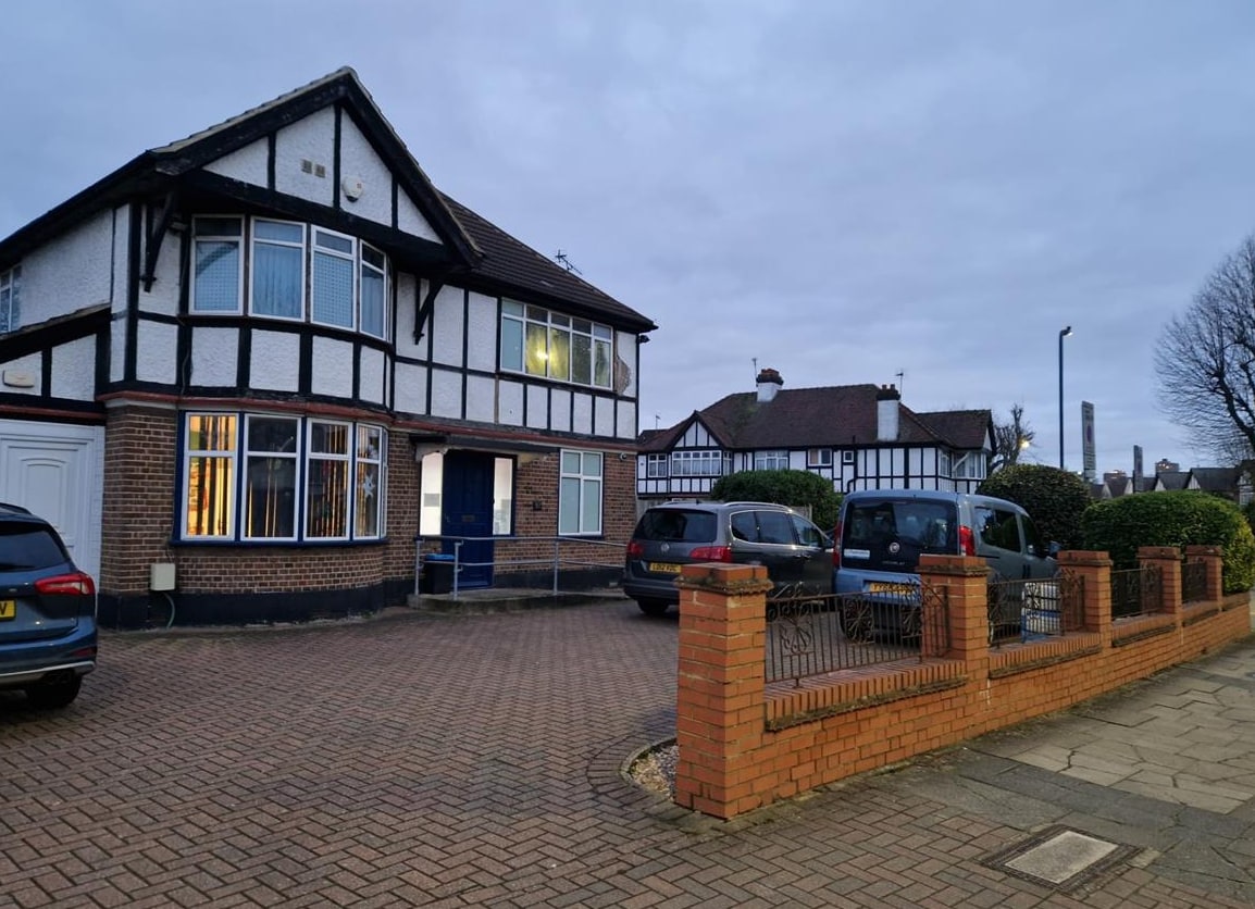 92 Preston Rd, Wembley for sale Building Photo- Image 1 of 1