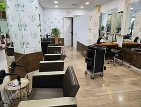 Retail in Barcelona, Barcelona for lease Interior Photo- Image 2 of 5