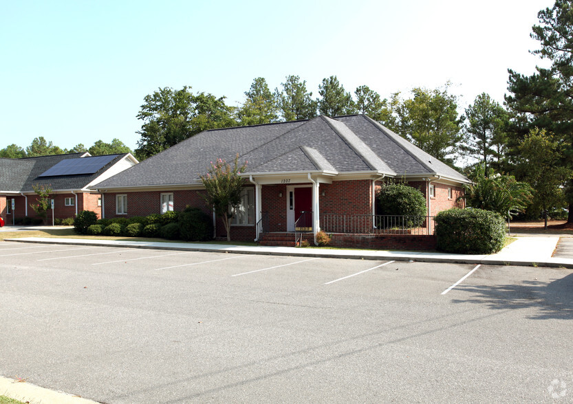 1207 Walter Reed Rd, Fayetteville, NC for sale - Primary Photo - Image 1 of 1