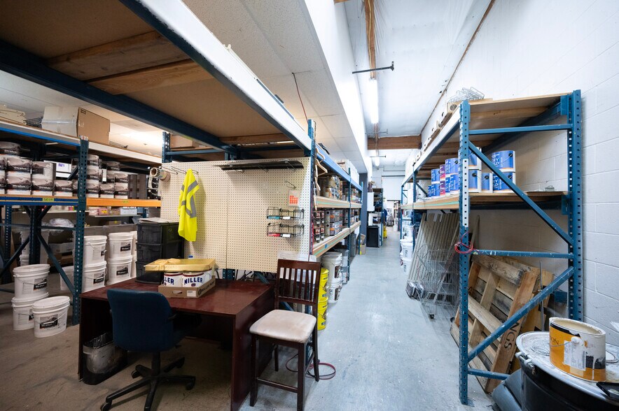 10115 SW Nimbus Ave, Tigard, OR for lease - Interior Photo - Image 2 of 9