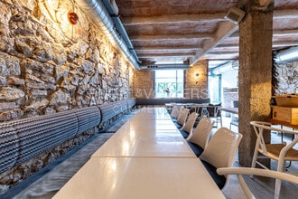 Retail in Barcelona, Barcelona for lease Interior Photo- Image 2 of 26