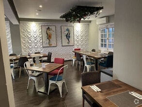 Retail in Madrid, Madrid for lease Interior Photo- Image 2 of 11