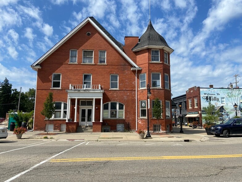 110 Battle Aly, Holly, MI for sale - Building Photo - Image 3 of 12