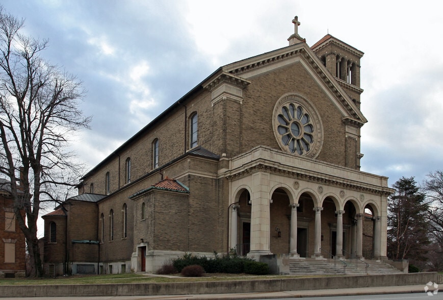 3500 Montgomery Rd, Cincinnati, OH for sale - Primary Photo - Image 1 of 35