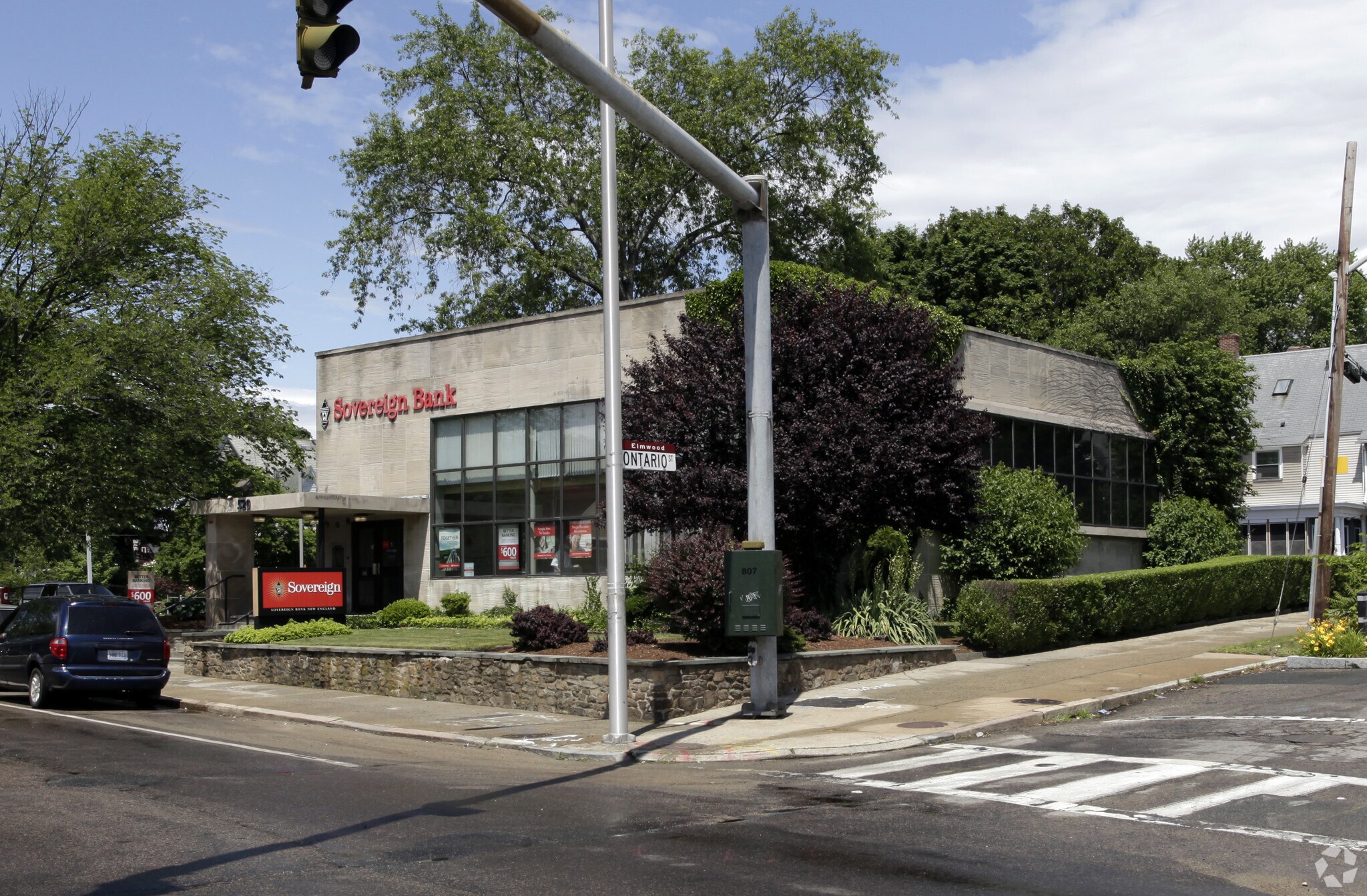 520 Elmwood Ave, Providence, RI for sale Primary Photo- Image 1 of 1