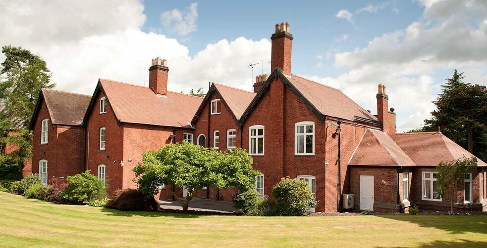 High St, Uttoxeter for lease - Building Photo - Image 2 of 2