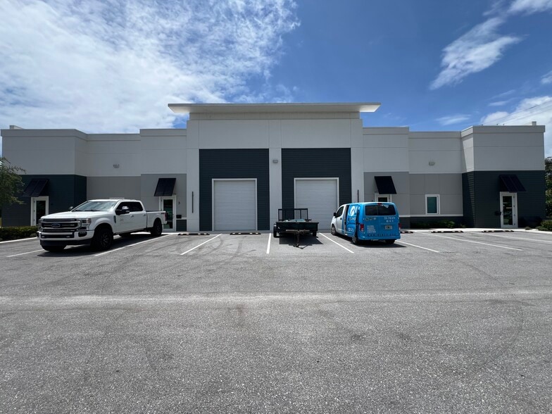12871 Suzanne, Hobe Sound, FL for lease - Building Photo - Image 1 of 16