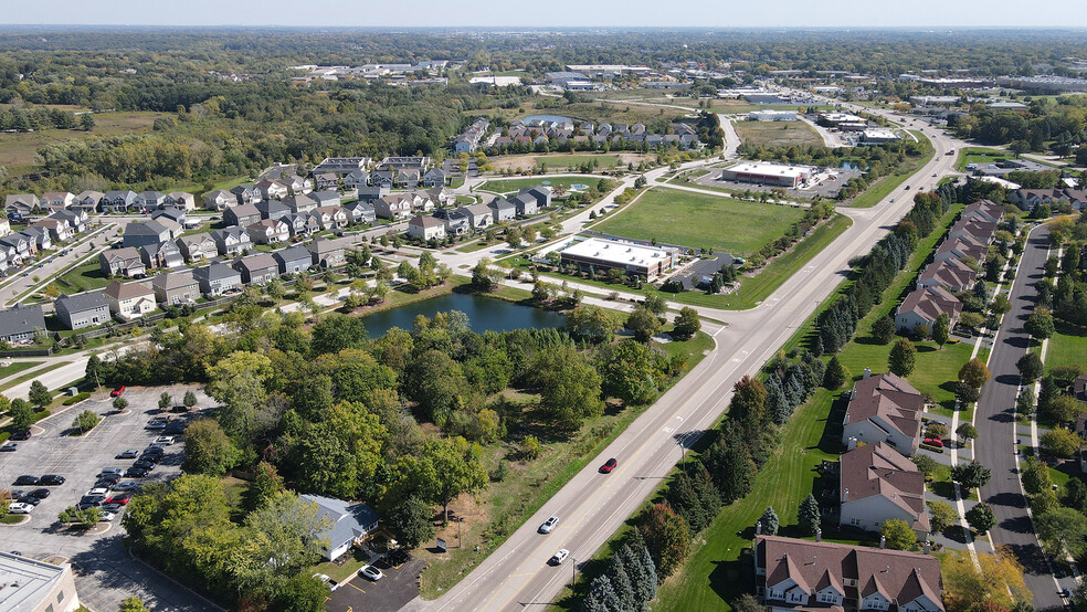 3122 W Main St, St Charles, IL for sale - Building Photo - Image 3 of 10