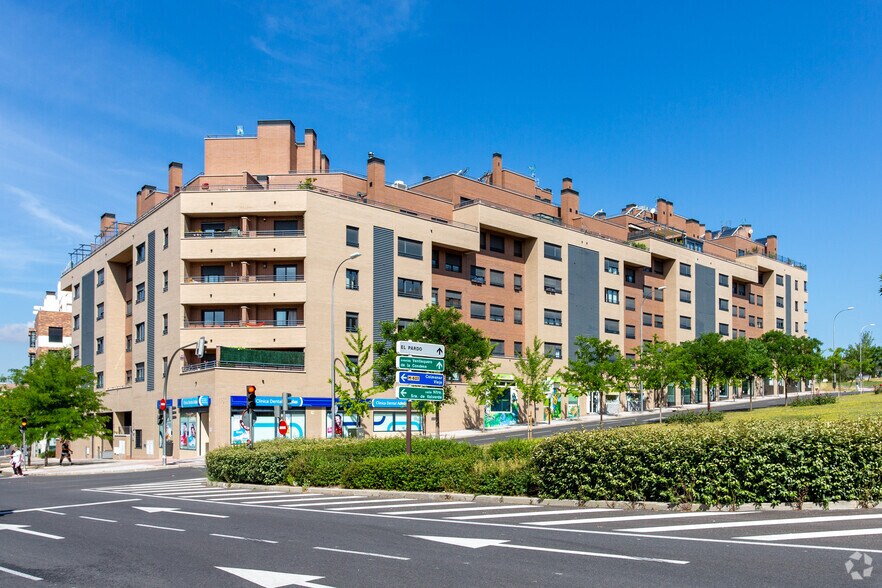 Avenida Monasterio de el Escorial, 43, Madrid, Madrid for sale - Primary Photo - Image 1 of 1