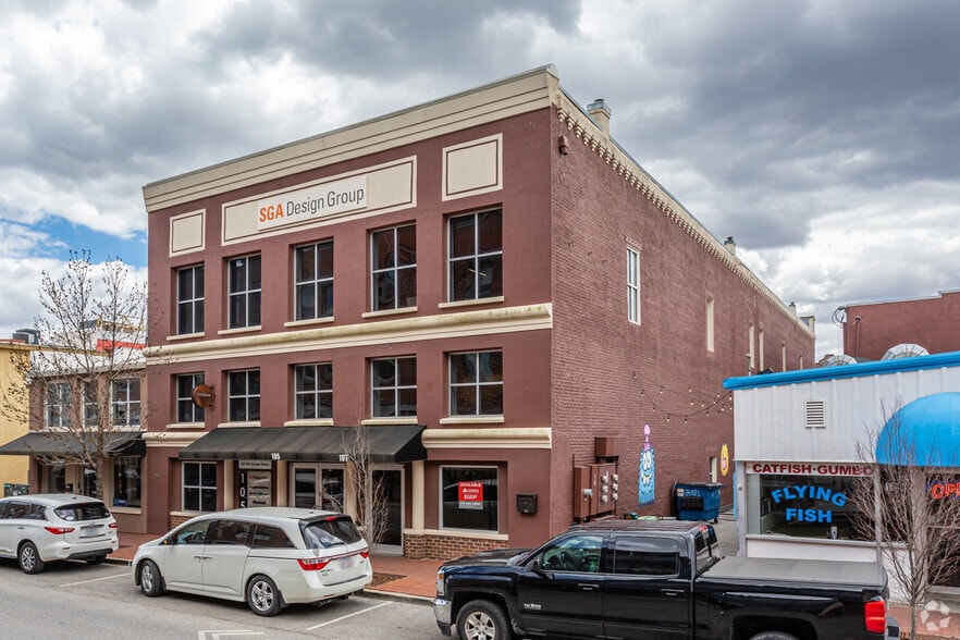 105-107 NW 2nd St, Bentonville, AR for lease - Building Photo - Image 1 of 5