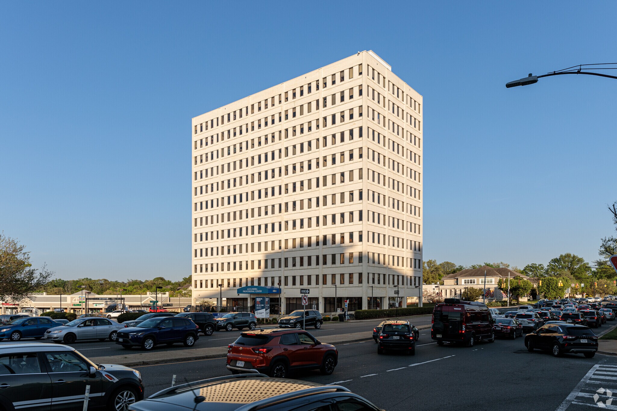 4660 Kenmore Ave, Alexandria, VA for lease Building Photo- Image 1 of 19
