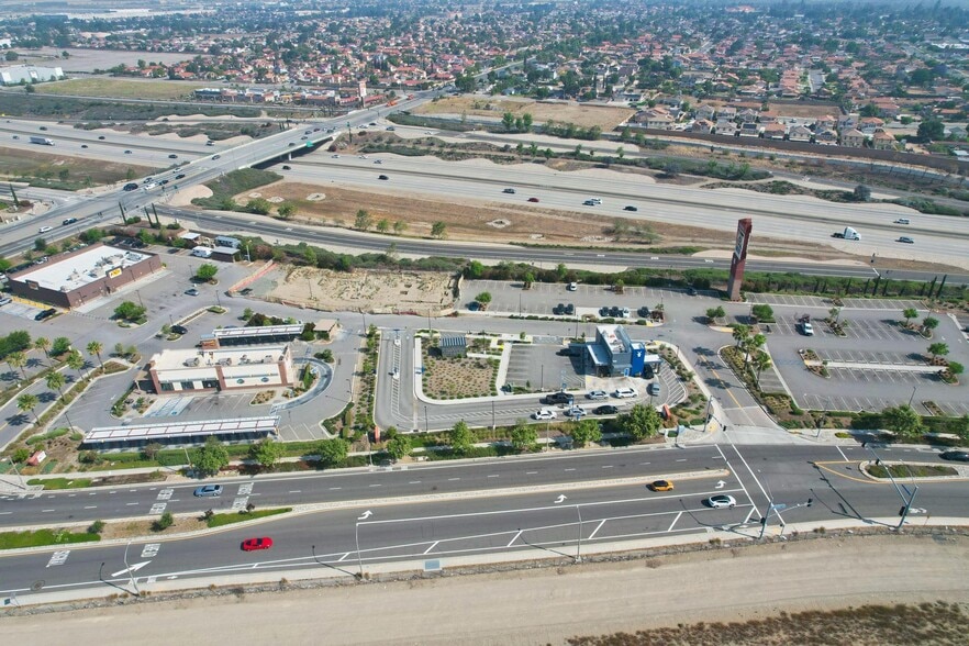 1020 Renaissance Pky, Rialto, CA for sale - Building Photo - Image 3 of 22