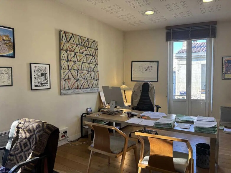 Office in Bordeaux for sale - Interior Photo - Image 1 of 9
