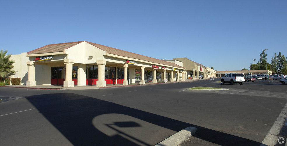 2313-2523 N Chester Ave, Bakersfield, CA for lease - Building Photo - Image 2 of 3