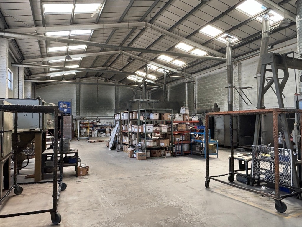 Priors Way, Maidenhead for lease Interior Photo- Image 1 of 4