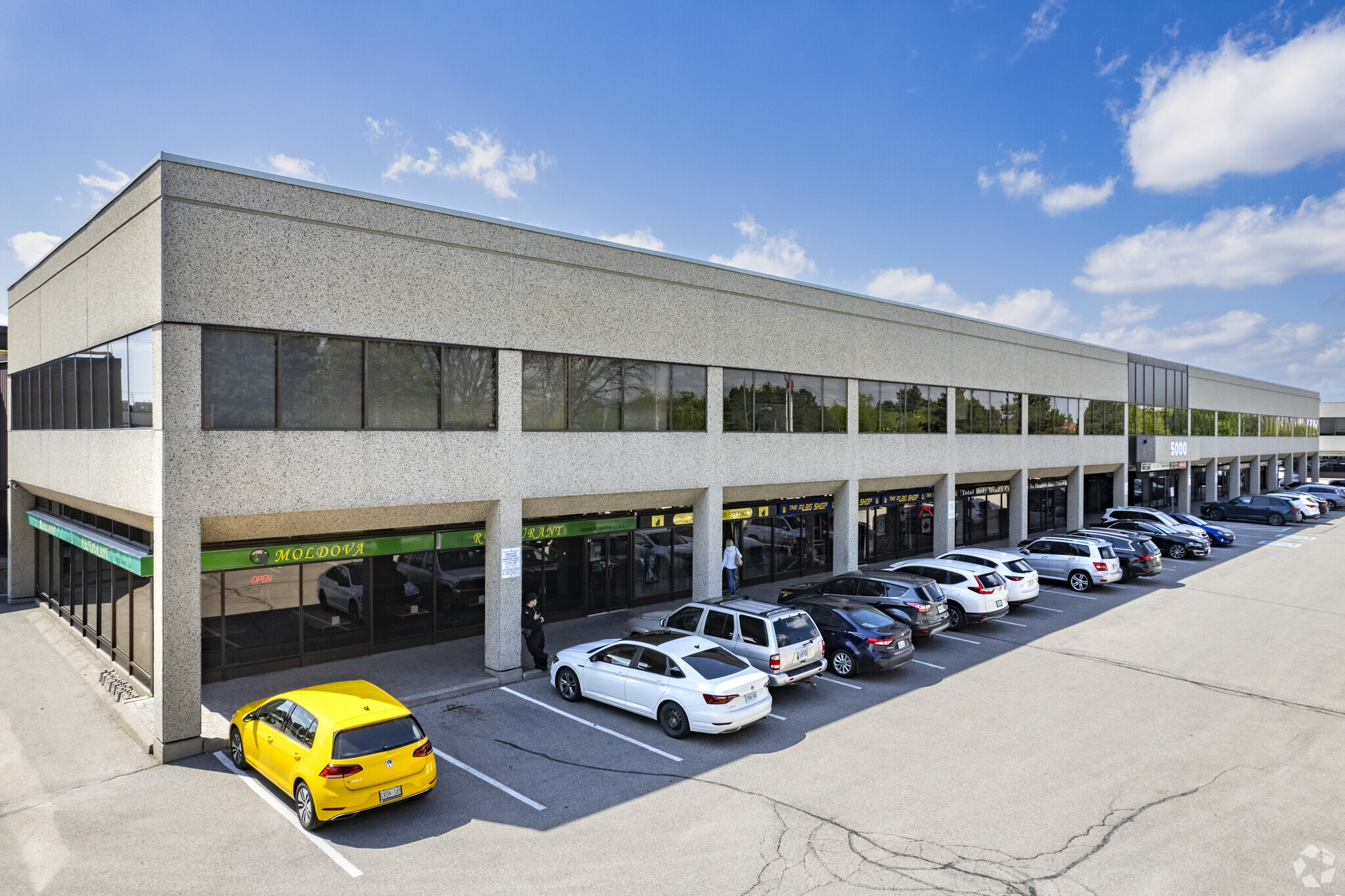 5000 Dufferin St, Toronto, ON for lease Primary Photo- Image 1 of 6