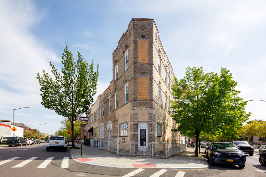 31- 11 43rd Street, Astoria, NY for sale - Primary Photo - Image 1 of 13