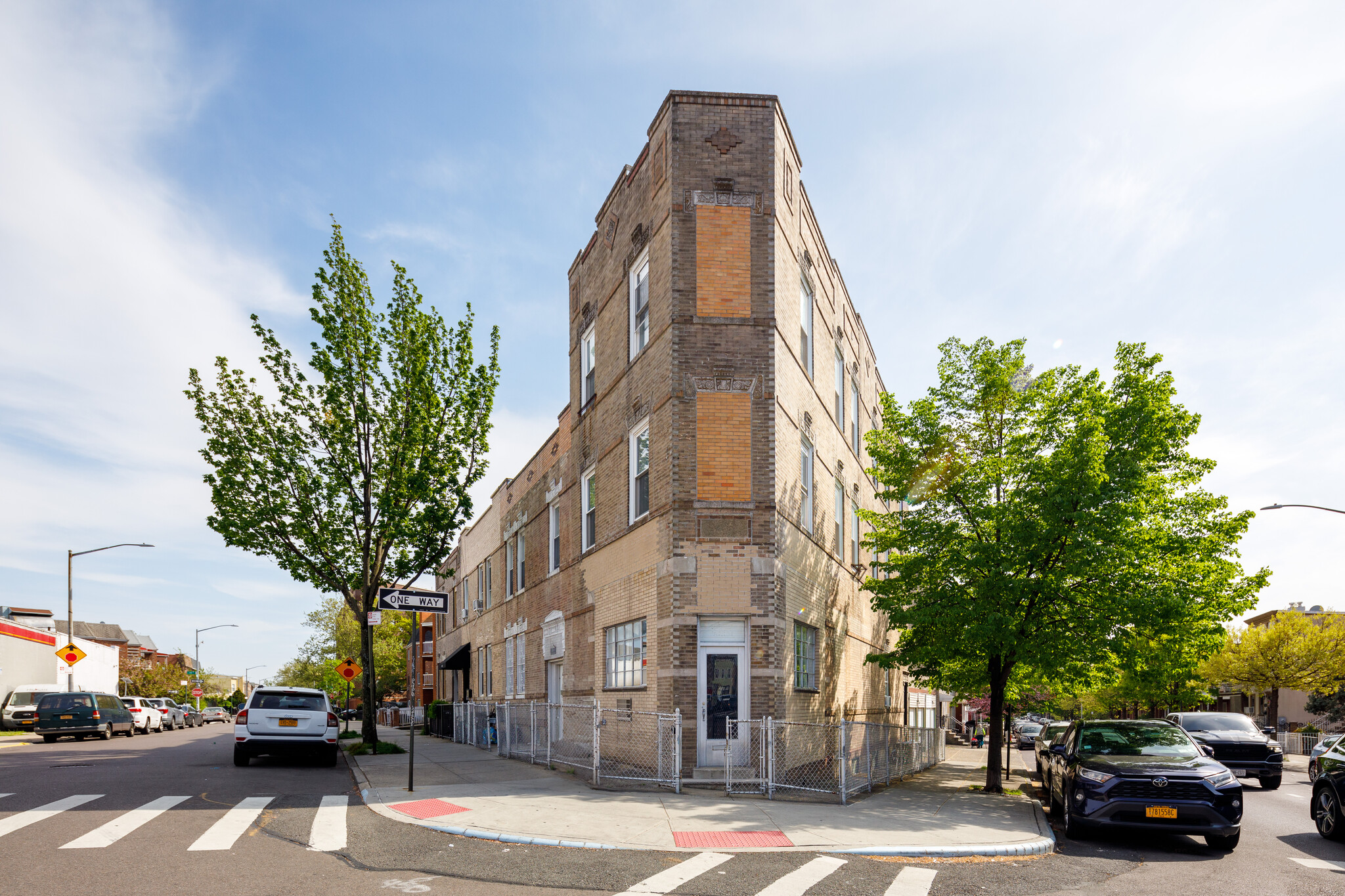 31- 11 43rd Street, Astoria, NY for sale Primary Photo- Image 1 of 14