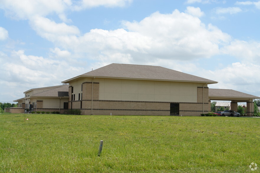 10100 E Shannon Woods St, Wichita, KS for sale - Building Photo - Image 2 of 13