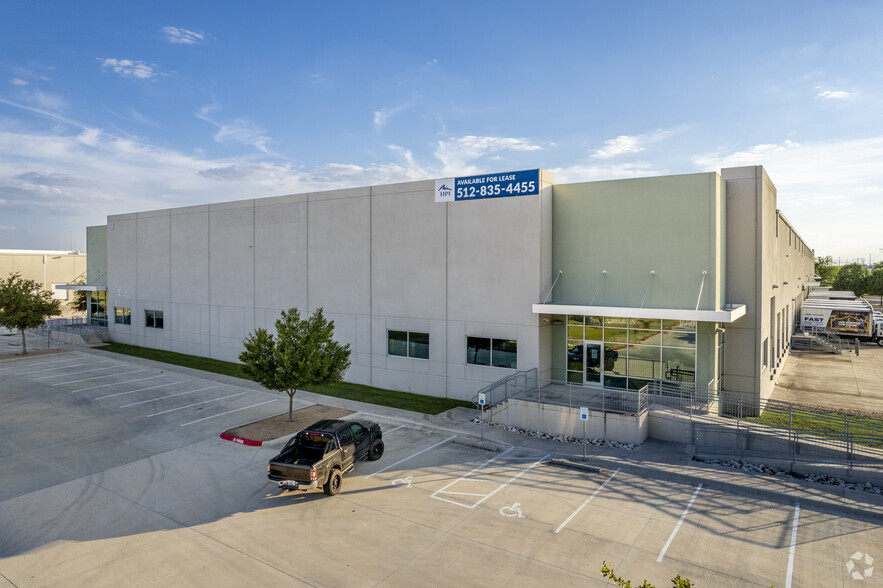 1600 Clovis Barker Rd, San Marcos, TX for lease - Building Photo - Image 1 of 18