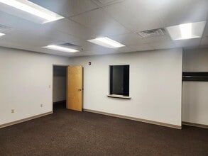 105 Raider Blvd, Hillsborough, NJ for lease Interior Photo- Image 2 of 7