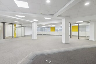 22 Quai Gallieni, Suresnes for lease Interior Photo- Image 2 of 4