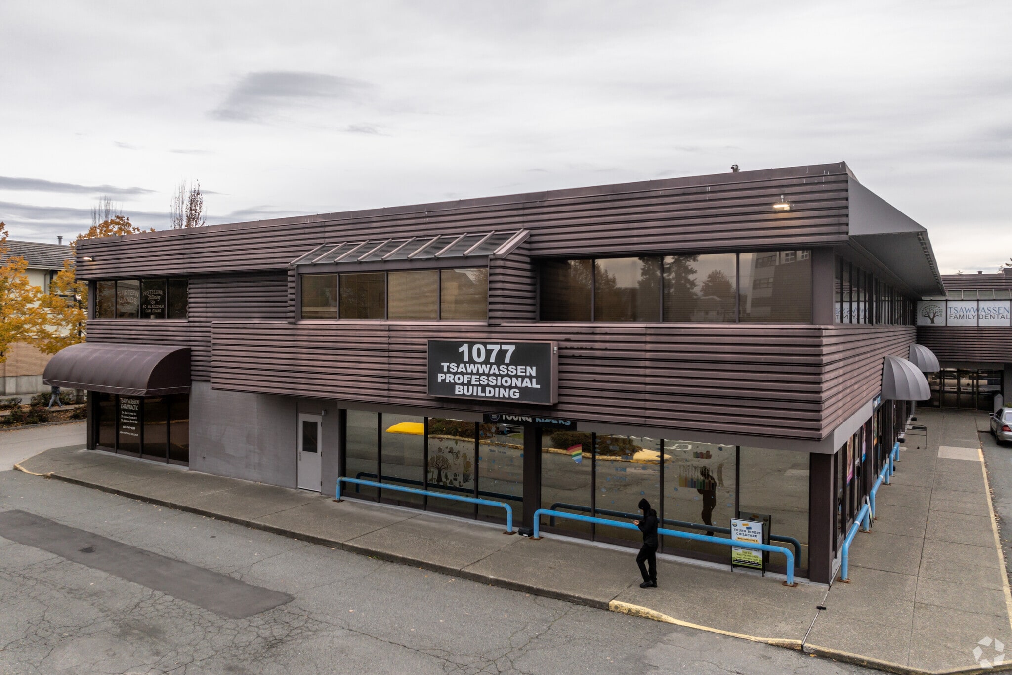 1077 56 St, Delta, BC for sale Primary Photo- Image 1 of 1