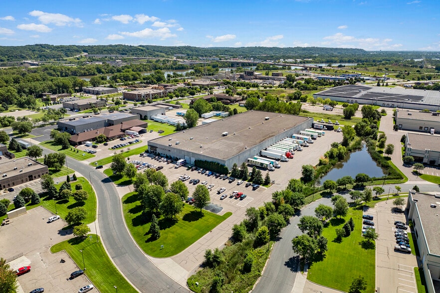 270 Bridgepoint Dr, South Saint Paul, MN for lease - Aerial - Image 2 of 4