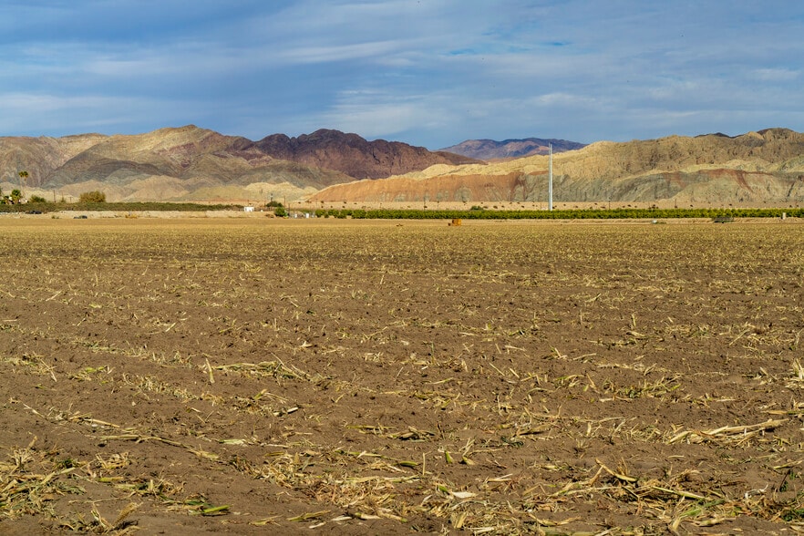 637.29 AC Seven Farmground Ranches portfolio of 7 properties for sale on LoopNet.com - Building Photo - Image 3 of 8