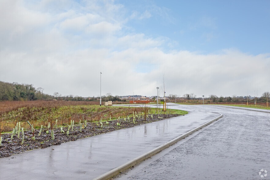 Pride Pky, Sleaford for lease - Building Photo - Image 3 of 4