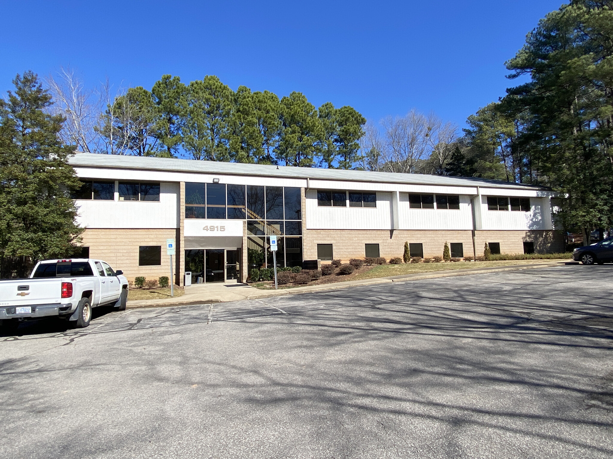 4915 Waters Edge Dr, Raleigh, NC for lease Building Photo- Image 1 of 4