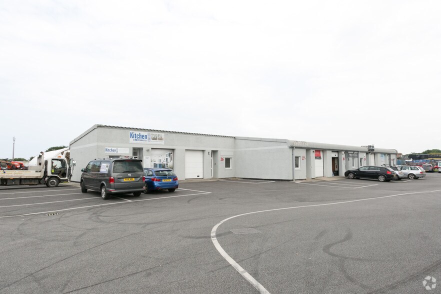 32 Treloggan Rd, Newquay for sale - Primary Photo - Image 1 of 1