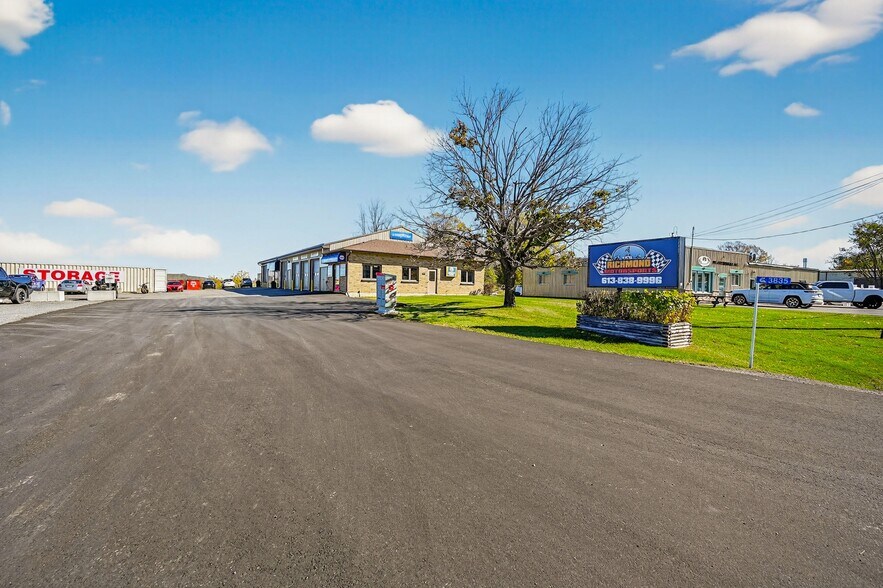 3835 Mcbean St, Richmond, ON for sale - Building Photo - Image 1 of 26