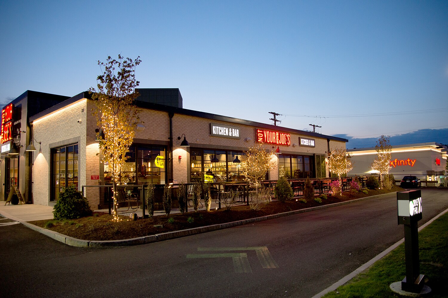 221225 Daniel ster Hwy, Nashua, NH 03060 Daniel ster Plaza