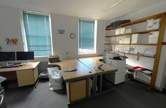 12 High St, Newport for sale Interior Photo- Image 2 of 4