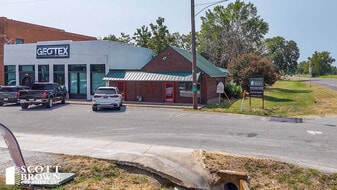 108 W Hughes St, Collinsville TX - Retail Space