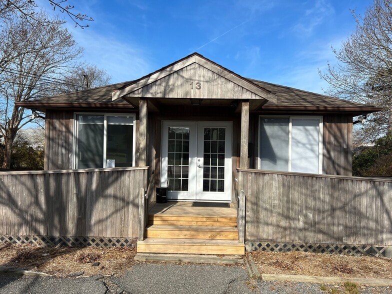 13 Falmouth Heights Rd, Falmouth, MA for lease - Building Photo - Image 2 of 3