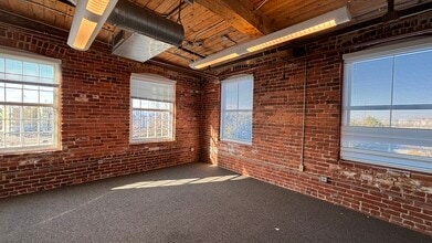 590 Means St NW, Atlanta, GA for lease Interior Photo- Image 2 of 6
