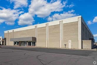 308 S State St, Fairmont, MN for lease Interior Photo- Image 2 of 6