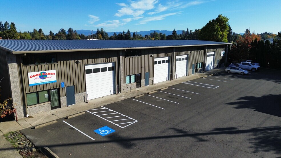 2063 Roosevelt Blvd, Eugene, OR for sale - Building Photo - Image 2 of 9