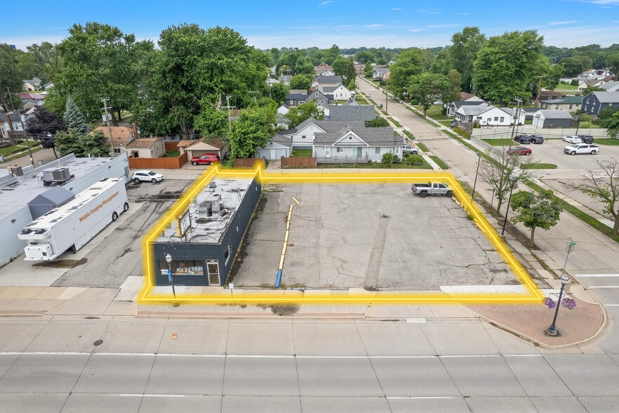 23725 John R Rd, Hazel Park, MI for lease - Aerial - Image 2 of 5