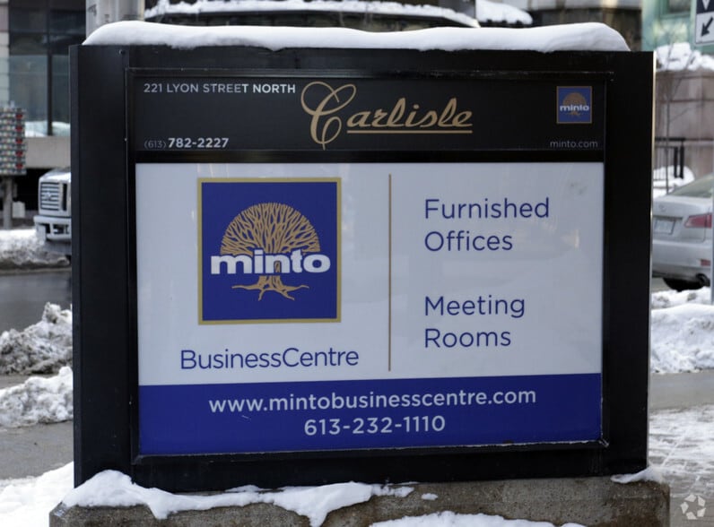 221 Lyon St, Ottawa, ON for lease - Building Photo - Image 3 of 4